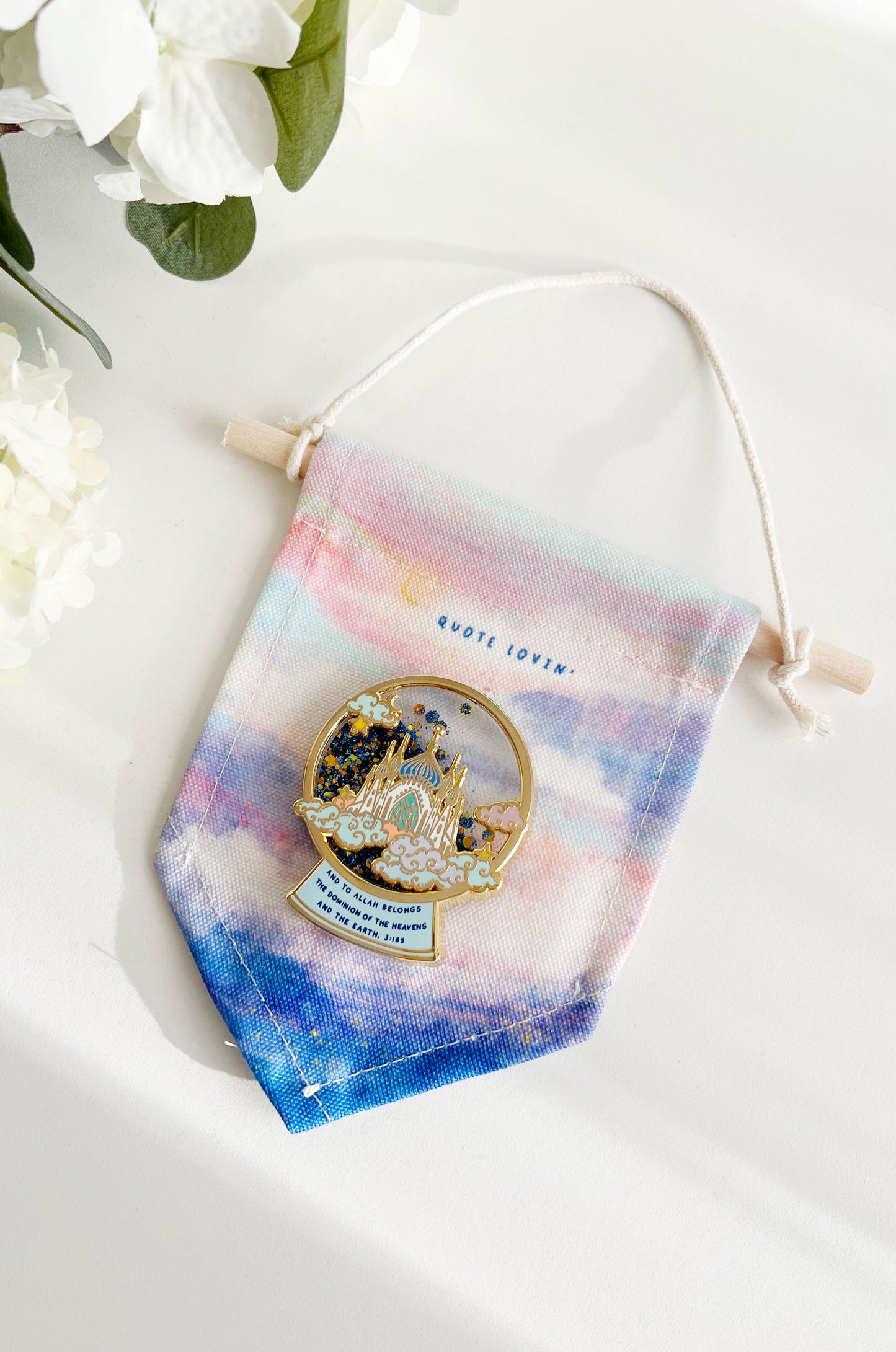 Two item bundle - Glitter liquid pin with display banner & keyring