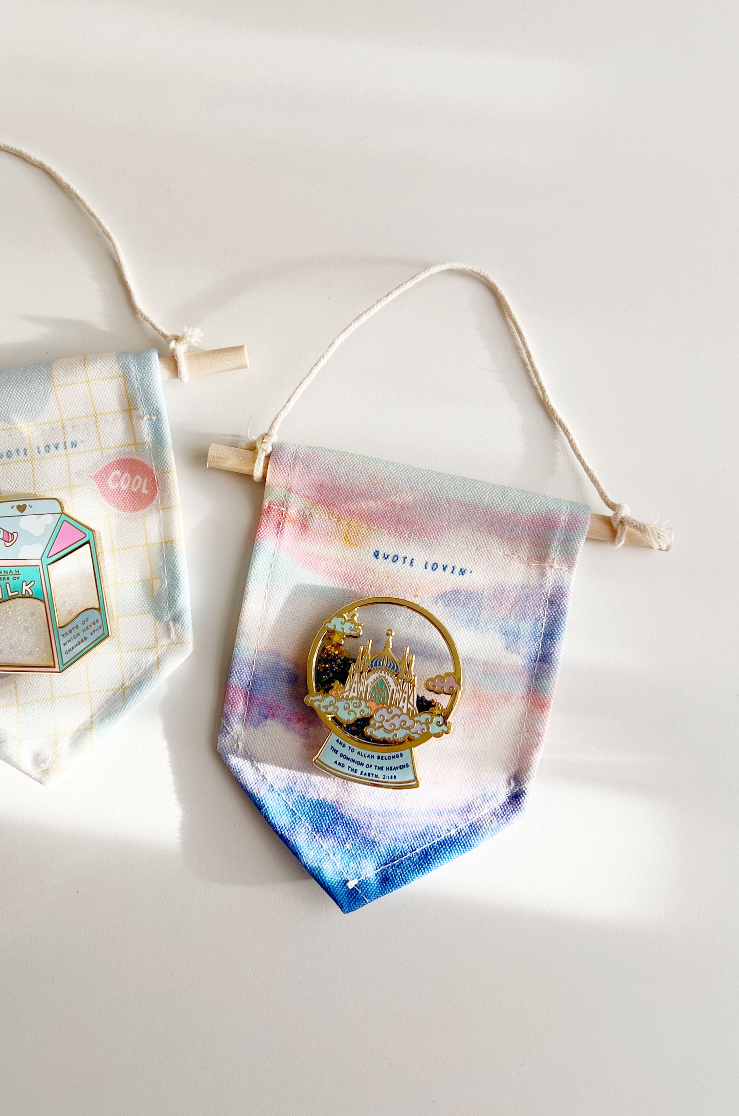 Snowglobe - Glitter liquid pin with display banner | Quote Lovin' | Eid gifts