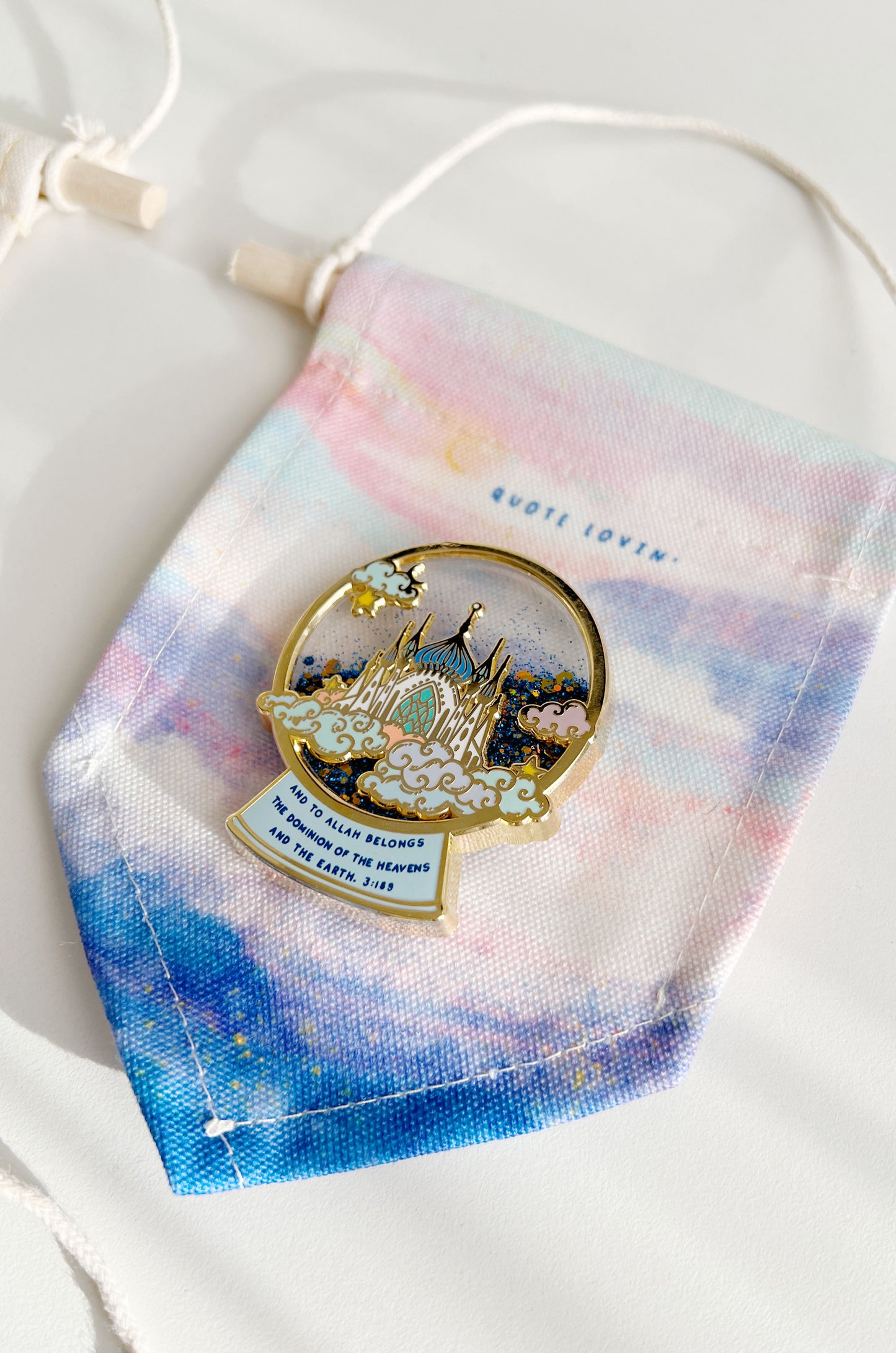 Two item bundle - Glitter liquid pin with display banner & keyring