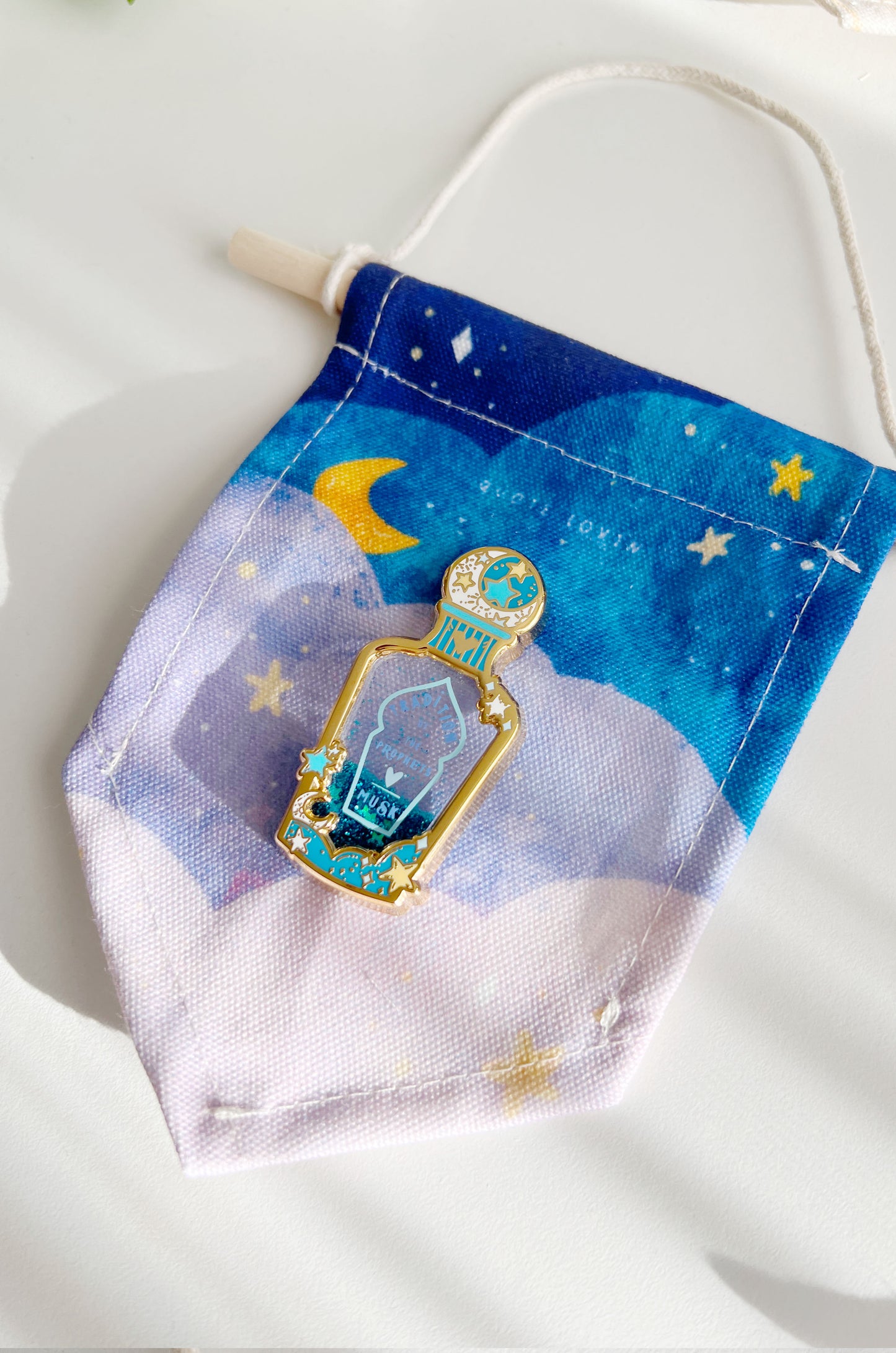 Perfume bottle - Glitter liquid pin with display banner | Quote Lovin' | Eid gifts